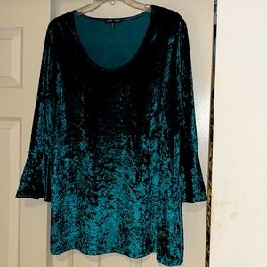 Slinky Brand Dry Cleaned Emerald Green Velvet Blouse With Bell Sleeves Size XL